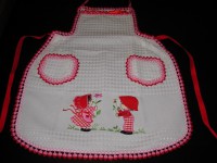 Avental de Criança - Acabamento em Crochet